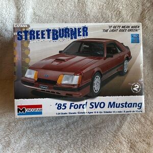 1:24/25 Scale Model Cars